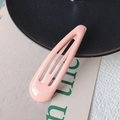 Minimalist pink metal water-drop snap hair clip with a smooth lacquered finish - Nude Pink