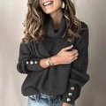 Pull en maille gris foncé pour femme avec col montant et boutons décoratifs aux poignets - Noir