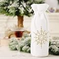 Copribottiglia di vino natalizio in velluto bianco con fiocco d'oro e perline - Fiocco di Neve Dorato