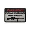 Taktischer Warning Stickpatch mit Gewehr-Silhouette und Maßen von 9x6cm - Warnung Innerhalb Der Reichweite (Scharfschütze)