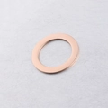 Macro-opname van 35mm roségouden roestvrijstalen ronde hanger met een gladde spiegelglans - 1.5x35mm / Roségoud