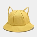 Dettagli delle cuciture della tesa larga e decorazione a orecchie di gatto del cappello - Giallo
