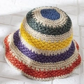 Cappello a secchiello in paglia intrecciato a mano a righe colorate per spiaggia e protezione - Regolabile / Beige