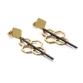 Pendientes rombo geométricos de acero de titanio dorado y negro sobre un fondo blanco - Negro y Oro (KE86452-KFC)