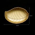 Minimalistisches goldenes Dekotablett in Blattform mit feiner Maserung, 30 cm x 22 cm - Goldenes Holzblatt Groß B