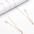 Catenina per occhiali dorata con perle bianche e passanti in silicone antiscivolo - Pendaglio con Perla Oro