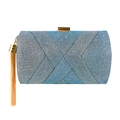 Détail de la pochette de soirée bleue scintillante avec ferrures dorées et pompon en soie - Bleu Étincelant