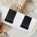 Lot de barrettes plates minimalistes en métal noir sur cartes de présentation blanches - Noir