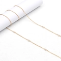 Collana minimalista placcata oro con perle bianche per occhiali o catenella per maschera - Perla Piccola 3+3 Oro