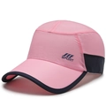 Berretto sportivo rosa ad asciugatura rapida con bordo blu navy e mesh - Regolabile / Rosa