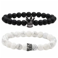 Dettaglio di bracciali di coppia con perline in turchese bianco e nero opaco con corona - Nero Opaco Turchese Bianco Corona Nera