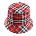 Detail van rood-zwarte geruite vissershoed stof met klassiek Brits ruitpatroon - Rood Zwart Wit Verticaal Raster (13)