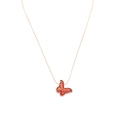 Minimalistische goldene Halskette mit einem rot-goldenen Schmetterlingsanhänger an einer feinen Kette - Rot