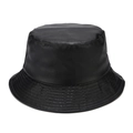 Sombrero de pescador clásico de cuero PU negro para mujer con textura lisa y protector solar - M (56-58cm) / Negro