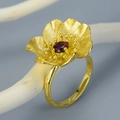 S925 silver flower ring with matte gold finish and red garnet gemstone inlay - Full Gold Craft (LFJD0128) / All Gold Red