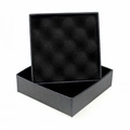 Klassische schwarze quadratische Schmuckschatulle mit Schwammfutter für Halsketten und Ohrringe - 9x9x3cm / Mittlere Box