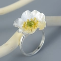 Floral S925 sterling silver ring featuring a green gemstone and golden petal details - Silver Gold Two-Tone (LFJD0128) / Silver Flower Gold Core Green