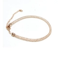 Dettaglio del bracciale a maglia oro rosa con trama metallica e chiusura a moschettone - Bracciale / Oro rosa