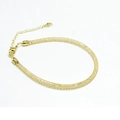 Dettaglio del bracciale a maglia dorata con chiusura a moschettone regolabile - Bracciale / Oro