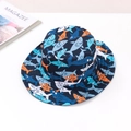 Cappello da pescatore per bambini blu navy con stampe di squali colorati in cotone - Motivo a Squalo
