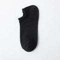 Classic low-cut cotton boat socks in solid black with anti-slip heel design for men - One Size / Black