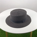 Eleganter dunkelgrauer Strohhut in flacher Form mit einem breiten schwarzen Ripsband - M (56-58cm) / Schwarz