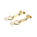 Elegantes pendientes de corazón dorados con eslabones y perla sobre fondo blanco puro - Dorado (KE88438-KFC)