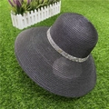 Cappello da sole in paglia nera da donna con nastro di strass e fibbia a M in metallo - M (56-58cm) / Nero