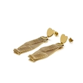 Orecchini a cuore dorati con nappe a catena in maglia su una superficie riflettente - Oro (KE87645-KFC)