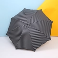 Paraguas plegable de rayas blancas y negras con revestimiento protector contra UV - Raya con Volantes Negra