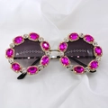 Occhiali da sole rotondi con cristalli e montatura rosa sfumata con lenti scure - Stile 3 Rosa e Bianco