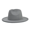 Detalle de sombrero Fedora de fieltro gris con ala ancha y costuras de alta calidad - Gris