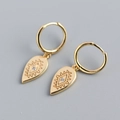 Eleganti orecchini a goccia in argento S925 dorato con totem inciso e zircone centrale - Argento 925 / Oro