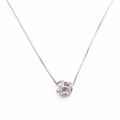 Collana a corona in argento con zirconi blu micro-incastonati su sfondo bianco puro - Corona in zircone bianco oro bianco