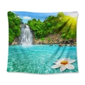 Arazzo bohémien con cascata nella foresta, fiore di loto bianco e alberi verdi - Cascata e Loto Bianco(GT110042) / 73X95CM/Tessuto Spazzolato