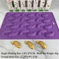 Stampo in silicone viola con 24 cavità a forma di carpa koi per decorazioni di torte e hobby - Stampo Piccola Carpa a 24 Cavità