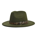Détail du chapeau fedora vert olive avec ceinture léopard et boucle en métal argenté - Adulte 56-60cm / Vert Militaire