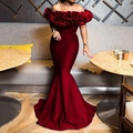 Elegantes burgunderrotes schulterfreies Fischschwanz-Abendkleid mit Blüten-Details - S / Weinrot