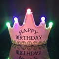 Rosa LED-Geburtstagskrone mit fünf farbigen Lichtern und Happy Birthday-Aufdruck - Einheitsgröße / Rosa Geburtstags-Kronenhut