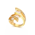 Bague exagérée plaquée or 18k avec trois zircons ovales et détails de diamants - Style à Trois Ovales Verticaux Ondulés (KR34210-K)