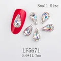 Cristal de uñas en forma de gota LF5671 tamaño pequeño 6.6x11.7mm en acabado irisado AB - Pequeño Gota AB Aurora Base Plateada (5671-S)