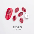 Abalorio para uñas LF5689 con gema de ojo de caballo roja y cristales 7,3x12mm - Forma Marquise Roja Base Dorada (5689)