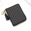 Portefeuille noir pour femme en similicuir avec rivets dorés et pompon cœur - Noir