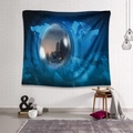 Dettaglio del arazzo decorativo con mappa stellare e design di una palla di neve su muro - Gt110136 / 73X95CM (Tessuto spazzolato)