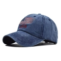 Détail de la broderie drapeau USA sur casquette de baseball en coton bleu délavé - Réglable / Bleu Marine Lavé