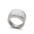 Anillo de banda ancha de acero inoxidable para parejas con una gran piedra blanca facetada - US 7 / Estilo Color Acero (KR86985-K)