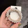 Eleganter Haargummi mit weißen Perlen und goldener elastischer Kordel im koreanischen Stil - Champagner