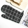 Nordic heat resistant kitchen mitt in black fabric with white grid pattern - Black Plaid