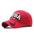 Berretto da baseball rosso con ricamo Aruba e motivo a squalo su sfondo bianco neutro - Regolabile / Ricamo Lettere CUBA/Squalo / Rosso