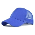 Detail van koningsblauwe trucker pet met ademend mesh en klassieke gebogen klep van katoen - Verstelbaar / Blauw